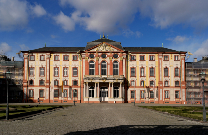 Barockschloss Bruchsal. Die Residenz der Fürstbischöfe von Speyer. Corps de logis. - Foto (c) Dieter Müller