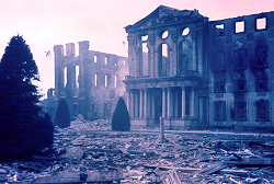 Schloss Bruchsal 1945. Zu etwa 80% zerstört.